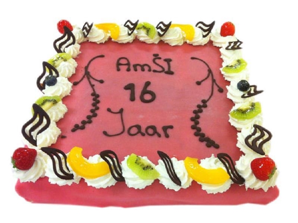 Vierkante marsepeintaart