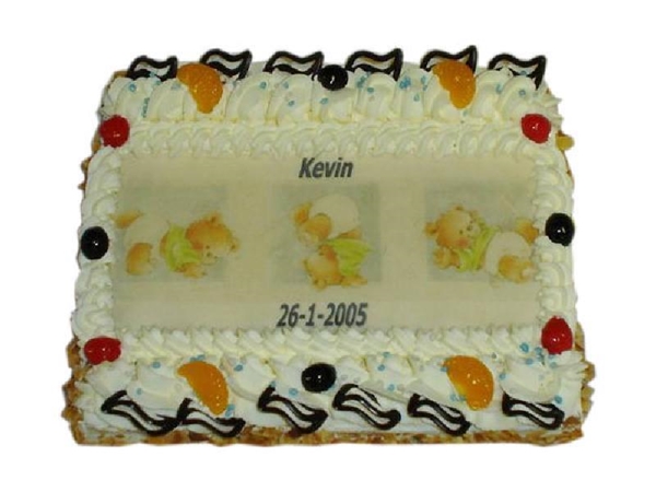 Geboorte slagroomtaart vierkant