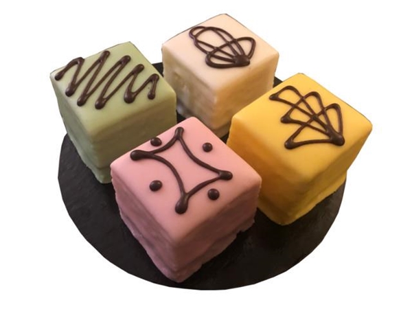 Petit four (marsepein)