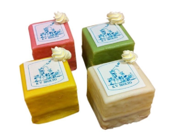 Logo petit-fours marsepein